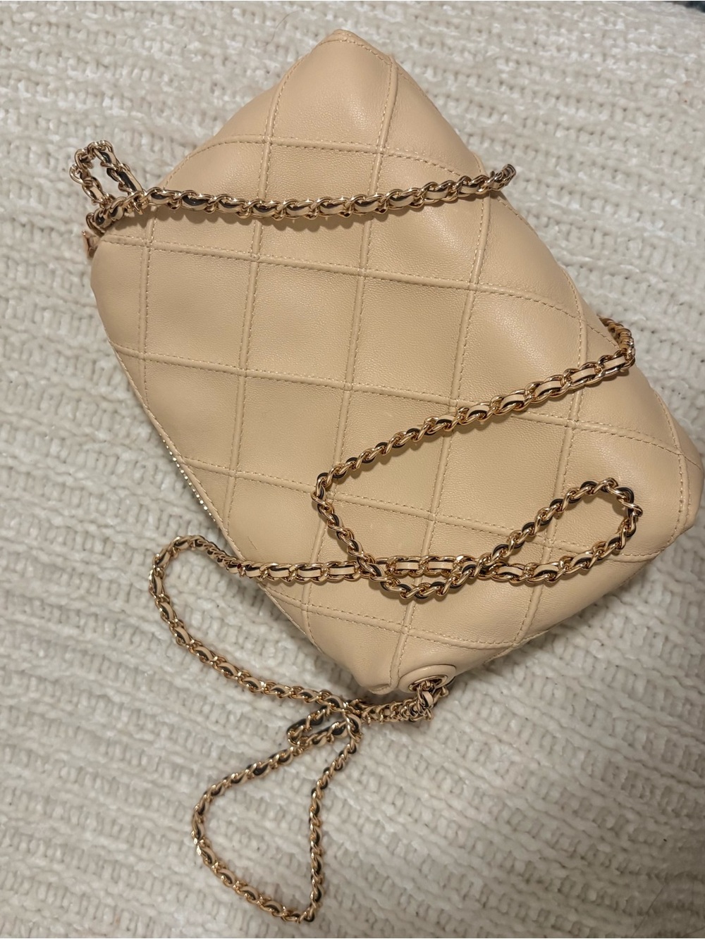Tory Burch mini Quilted Shoulder Bag with Gold Chain